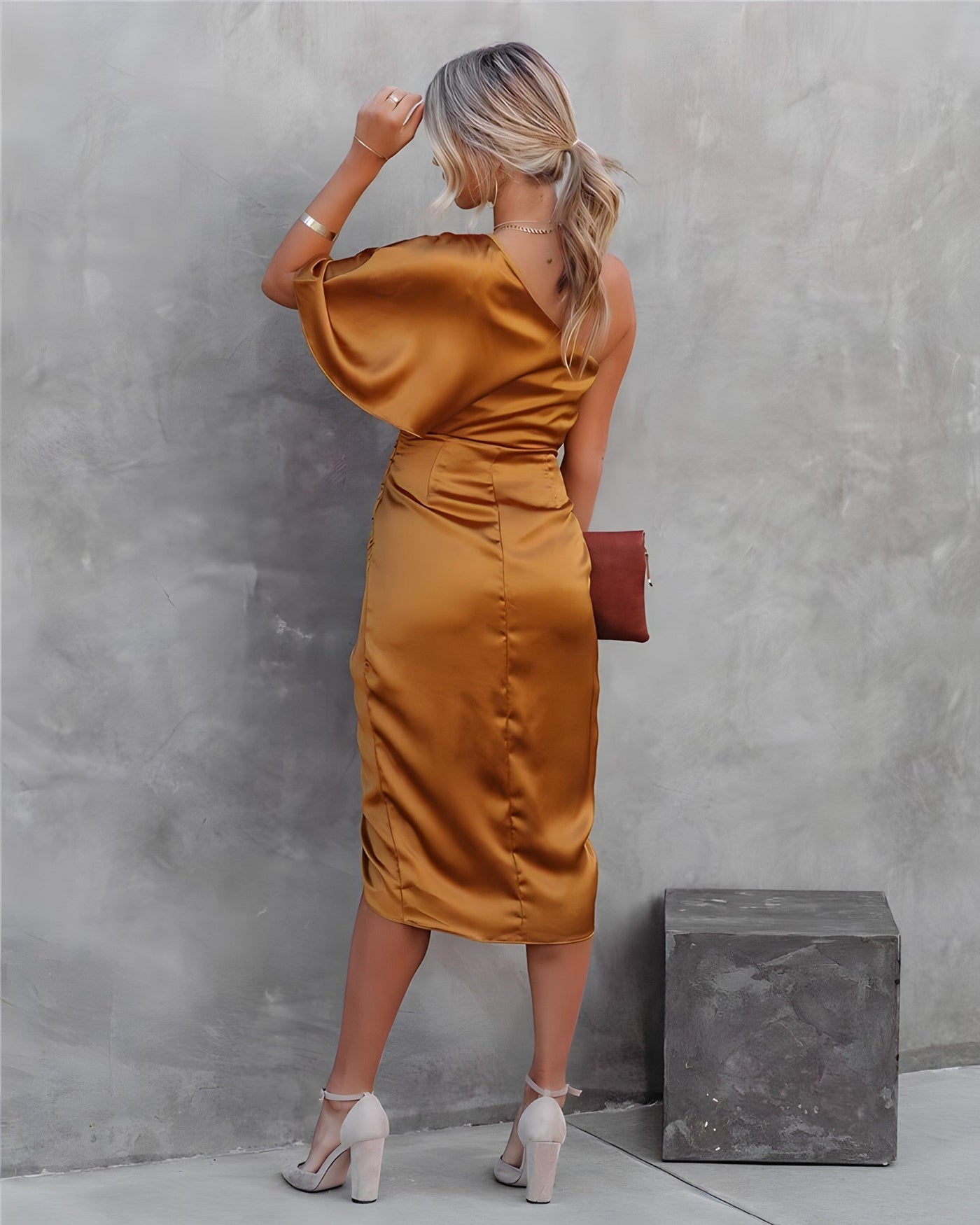 Robe de soirée flatteuse pour les femmes | Midi